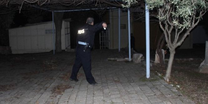 2 bin 350 yıllık tarihi çaldılar