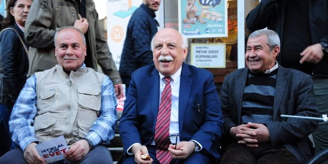 Bakan Avcı esnafı ve ’Evet’ çadırlarını ziyaret etti