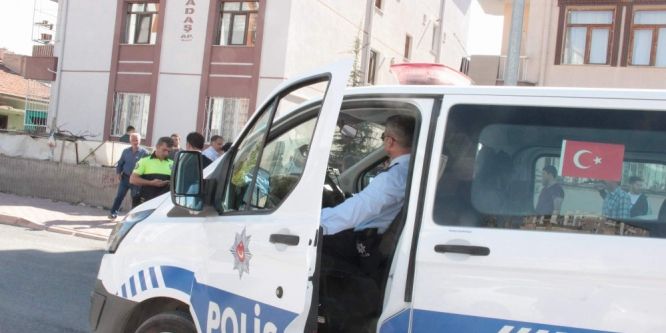 Genç kız av tüfeği ile intihar etti