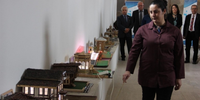 Edirne’nin tarihi yapıları ahşaba yansıdı