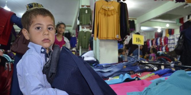 Siverek’te 200 çocuğa elbise yardımında bulunuldu