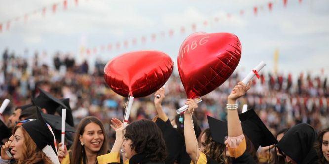 İnönü Üniversitesi'nde mezuniyet coşkusu