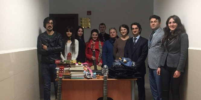 ‘Bir el, bin umut’ ile cezaevindeki çocuklara umut oldular