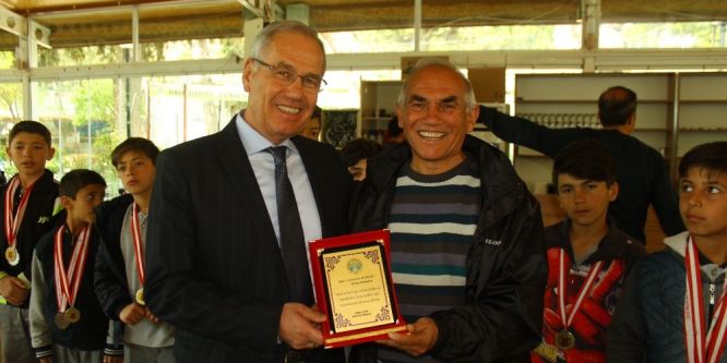 Başkan Acar, minik şampiyonları ağırladı