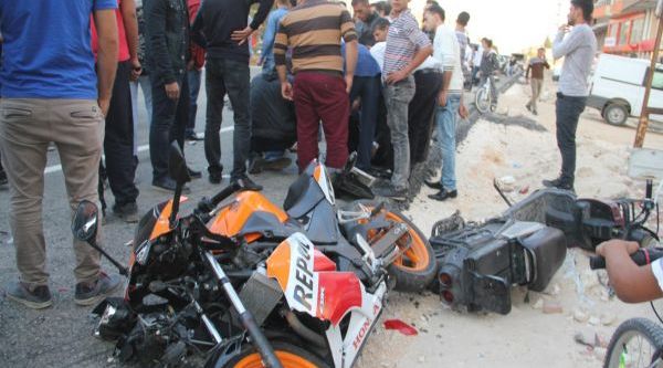 Otomobil ile motosiklet birbirine girdi: 2 yaralı