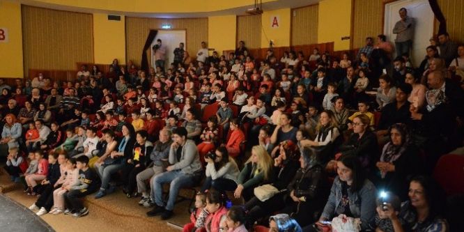 Yıldırımlı çocuklar tatilin tadını çıkarıyor