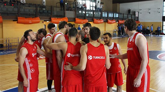 A Milli Erkek Basketbol Takımı hazırlıklarını devam ediyor