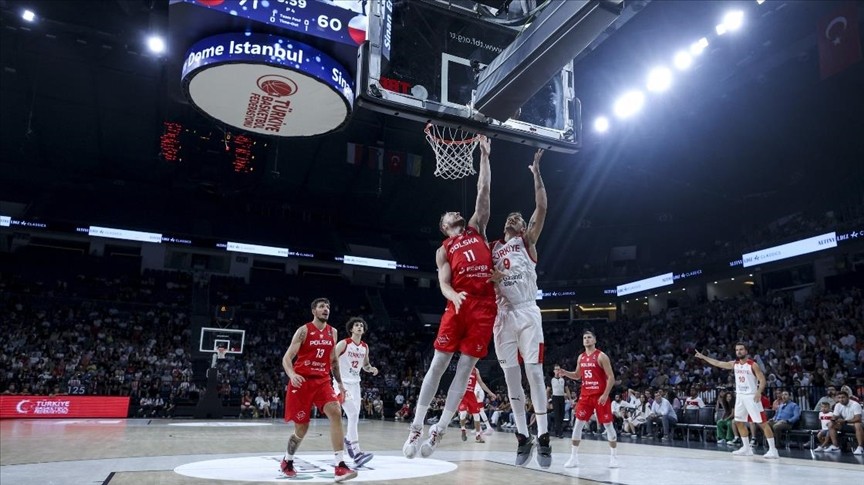 A Milli Erkek Basketbol Takımı, Polonya'yı farklı geçti
