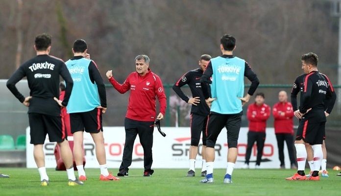 A Milli Futbol Takımı, Arnavutluk yolcusu