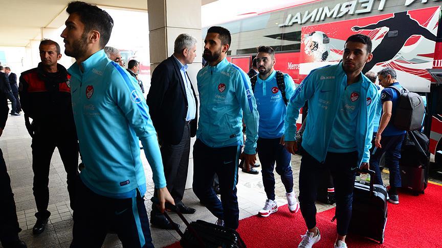 A Milli Futbol Takımı Avusturya'ya gitti