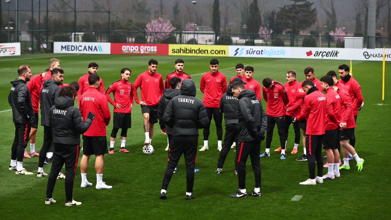 A Milli Futbol Takımı, Romanya maçının hazırlıklarında