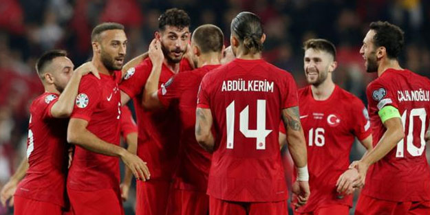 A Milli Takım, Almanya'da ilk yarıyı önde kapattı! Maçın ikinci yarısı oynanıyor