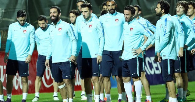 A Milli Takım'da Oğuzhan Özyakup depremi