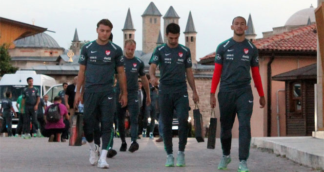 Mevlana Türbesi'ni ziyaret ettiler