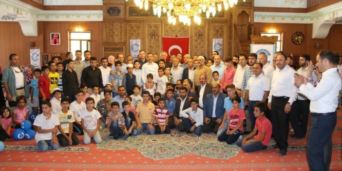 Çiçekli’den öğrencilere bisiklet ve Kur’an-ı Kerim