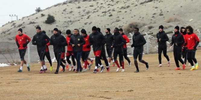 Yeni transferler sahaya çıkıyor