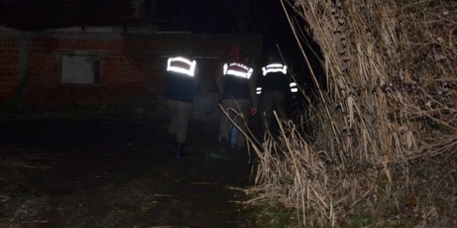Terk edilmiş evde ölü olarak bulundu