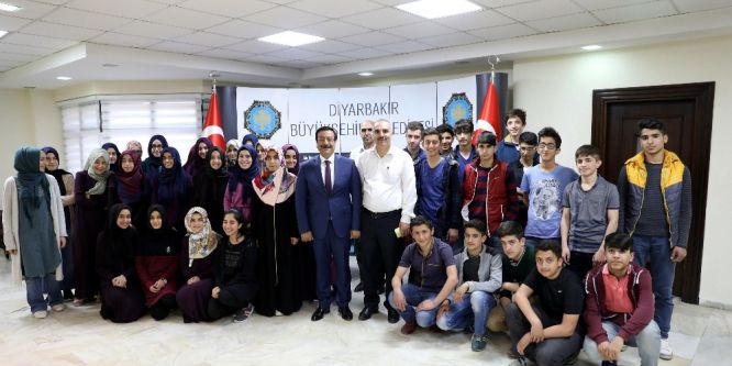 Başkan Atilla: Gençlerimizin mutluluğu için çalışıyoruz