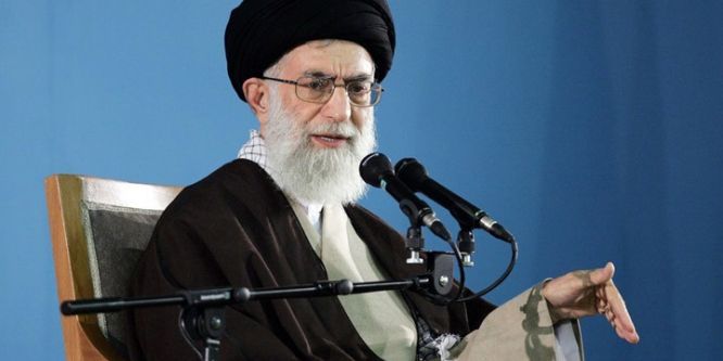 Twitter Hamaney’e ait Arapça hesabı kapattı