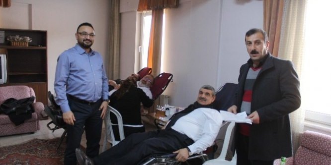 Malatya Şeker Fabrikası çalışanları kan bağışında bulundu