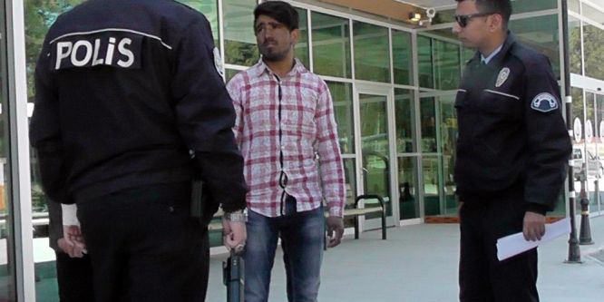 Köpeğin ısırdığı kaçak Afgan hastaneye gidince yakalandı