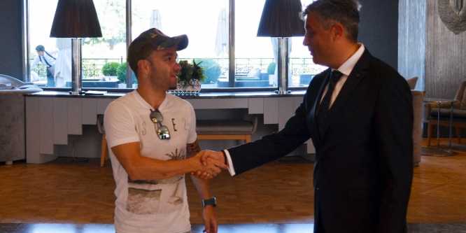 Valbuena’ya hoşgeldin pastası