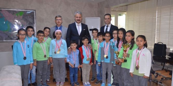 Başkan Sungur, şampiyonları ağırladı