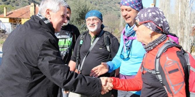 Bölge doğaseverleri Söke Belediyesi’nin yürüyüşünde buluştu