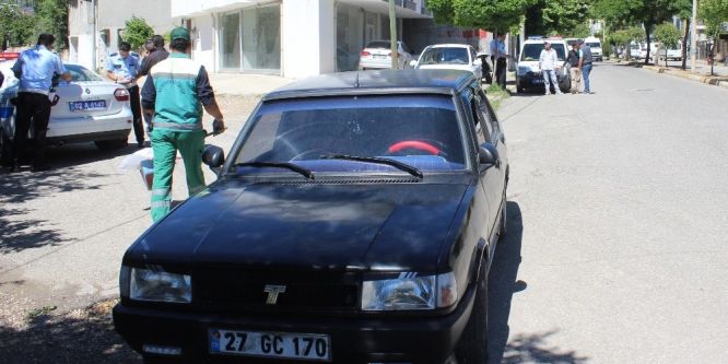 Otomobil yayaya çarptı