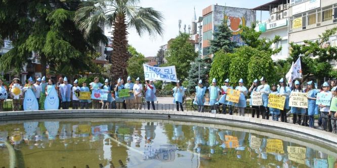 Öğrencilerden “Temiz Su İstiyoruz” etkinliği