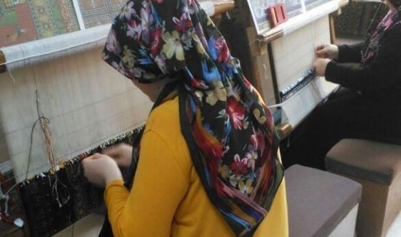İZMEK’te ipek halı dokumacılığı kursu