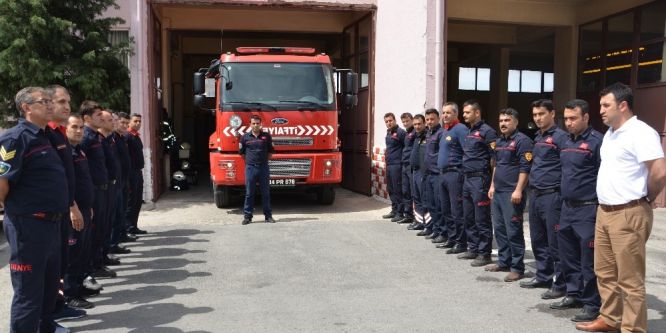 İtfaiyecilerin dualı nöbet değişimi