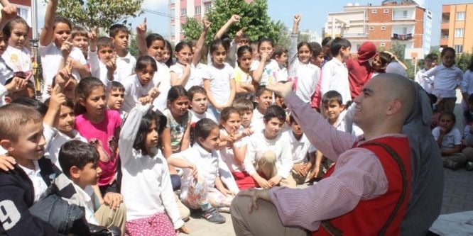 Çocuklar tiyatro ile buluşuyor