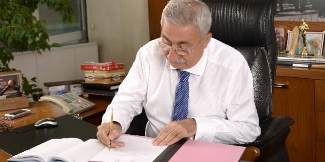 Palandöken: “Yurt içindeki döviz kredileri TL’ye çevrilmeli”