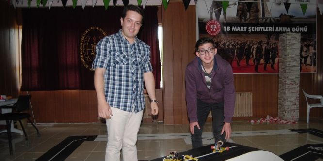 Öğrenciler uluslararası robot yarışmasına hazırlanıyor