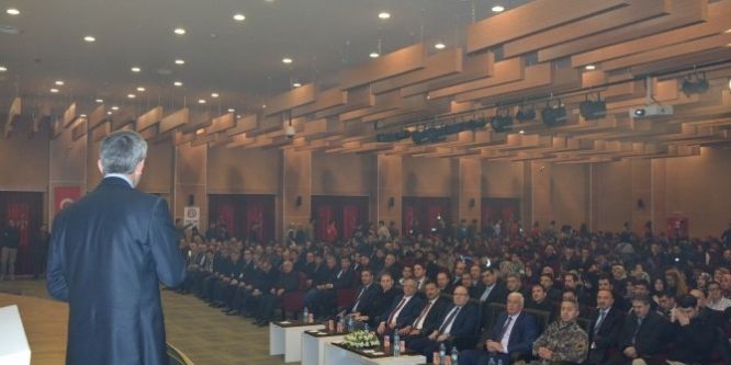 Siirt’te ’15 Temmuz darbe girişimi ve gençlik’ konulu konferans düzenlendi