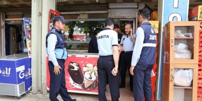 Kaldırım işgali yapan esnaf uyarıldı