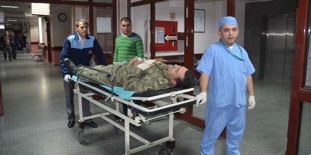 Askeri birlikte patlama: 12 yaralı