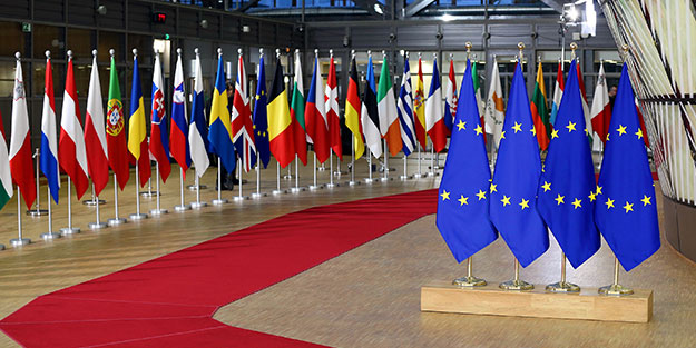 AB liderleri koronavirüs aşısı ve salgın tedbirleri nedeniyle toplandı