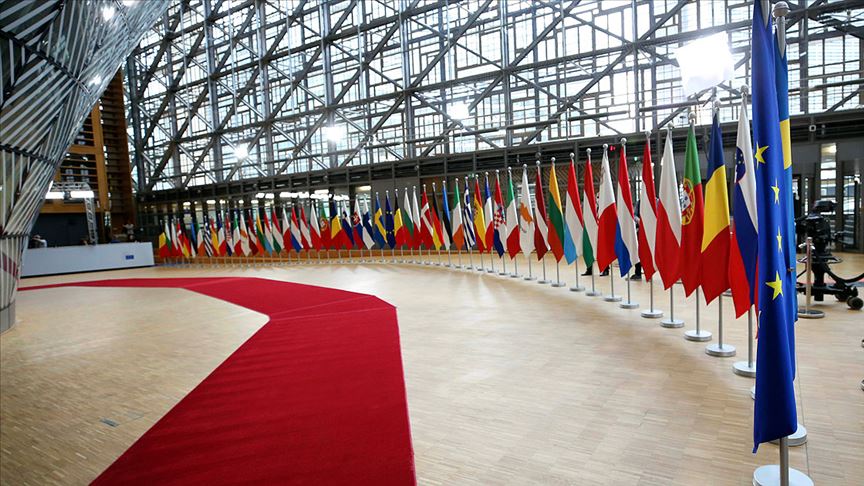 AB, Rusya'ya yaptırımları uzattı