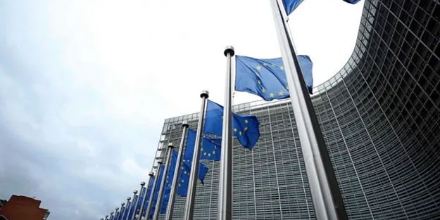 AB Suriye'de rejime yönelik yaptırımları bir yıl uzattı