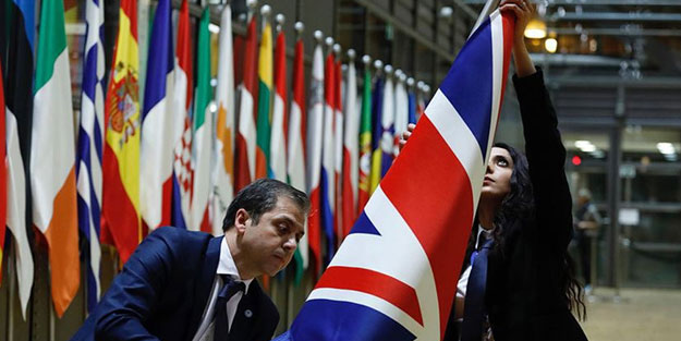 AB ve İngiltere arasında sancılı boşanma