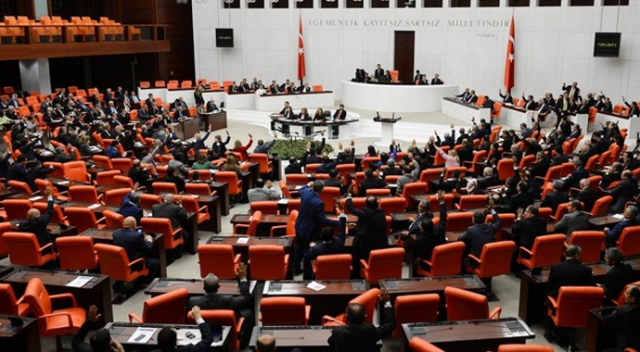 AB ve Milli Eğitim Bakanlıkları ile üniversitelerin bütçeleri kabul edildi