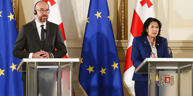 AB yanlısı Cumhurbaşkanı hakkında azil süreci başlattılar