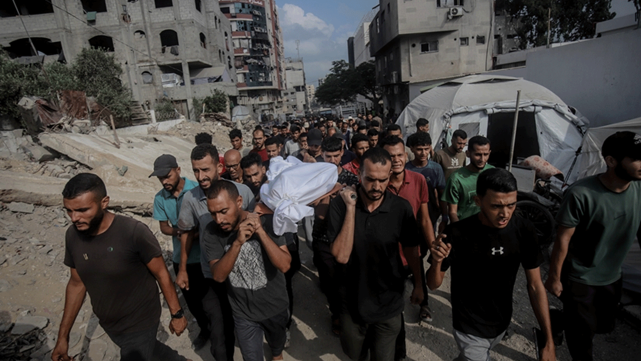 AB yetkilisinden sert tepki: Gazze’de yaşananlar soykırım