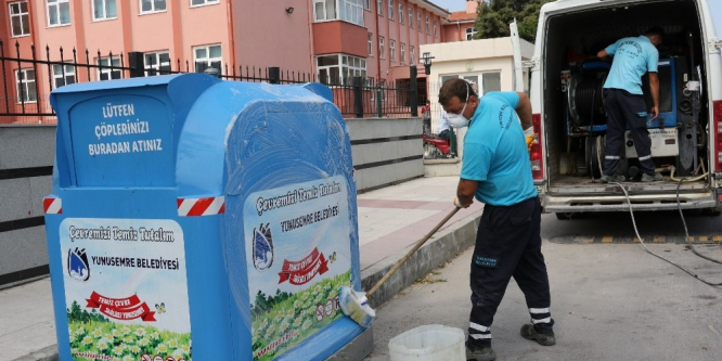 Yunusemre’de konteynerler temizleniyor