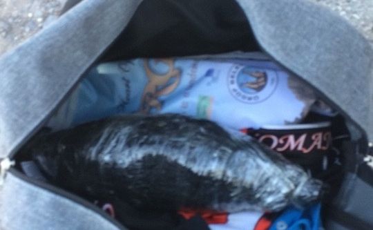 Yolcuların valizinden 465 gram kubar esrar çıktı