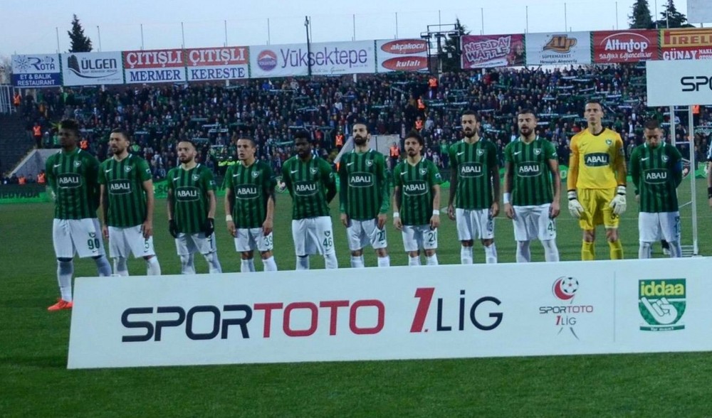 Abalı Denizlispor ligde liderliğini sürdürüyor