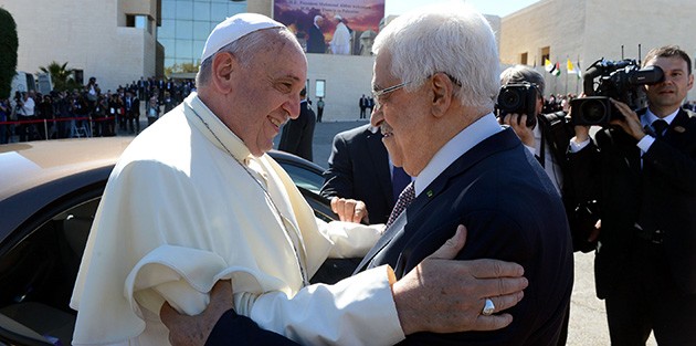 Abbas’tan Papa’ya: İsrail’in işgal duvarını gördünüz