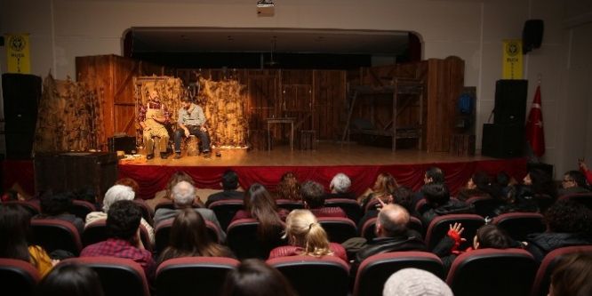 Fareler ve İnsanlar Buca’da sahnelendi